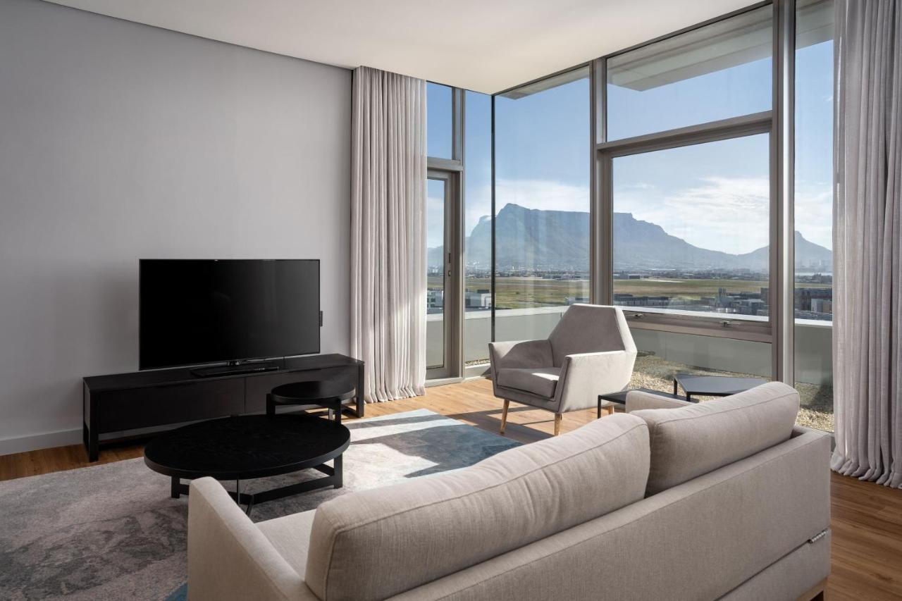 Cape Town Marriott Hotel Crystal Towers Exterior photo