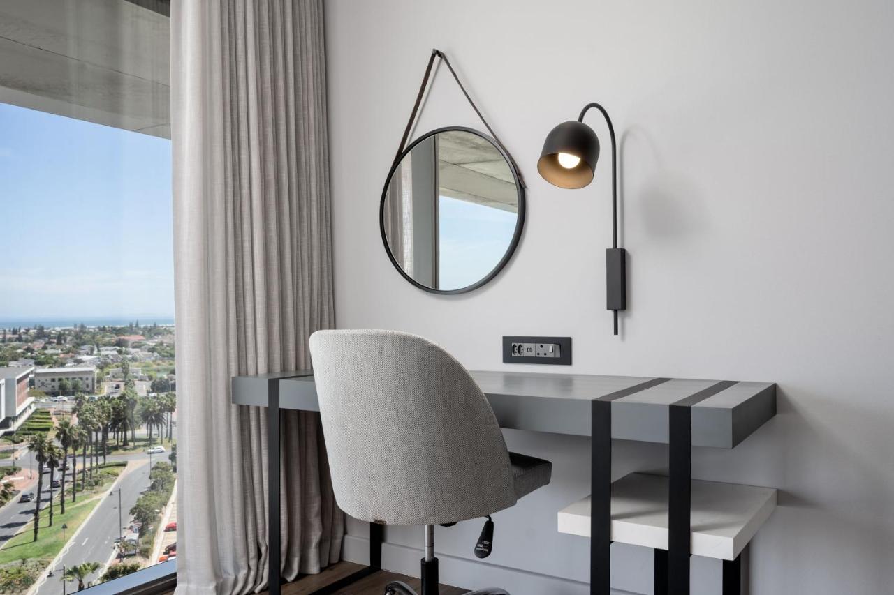 Cape Town Marriott Hotel Crystal Towers Exterior photo