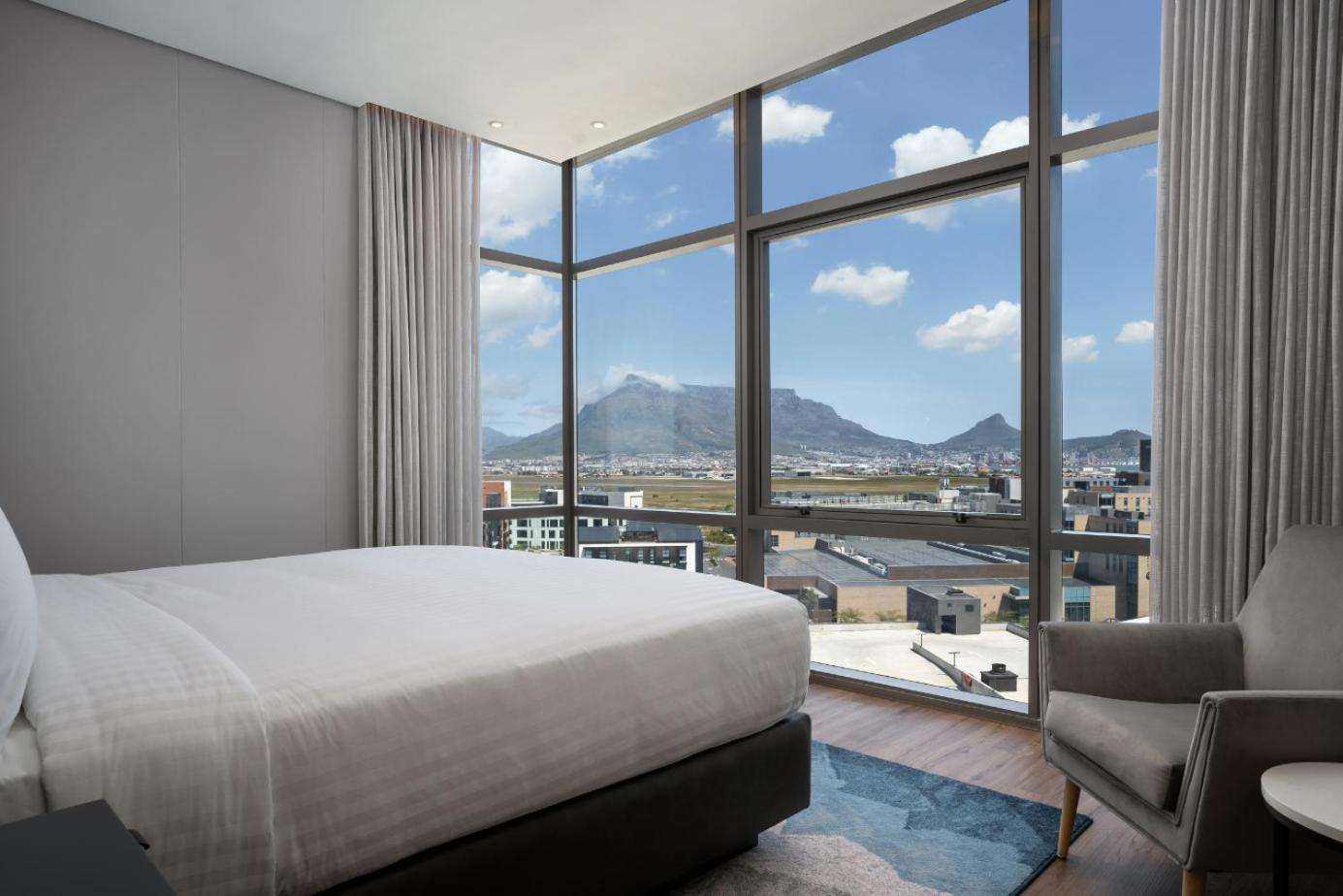Cape Town Marriott Hotel Crystal Towers Exterior photo