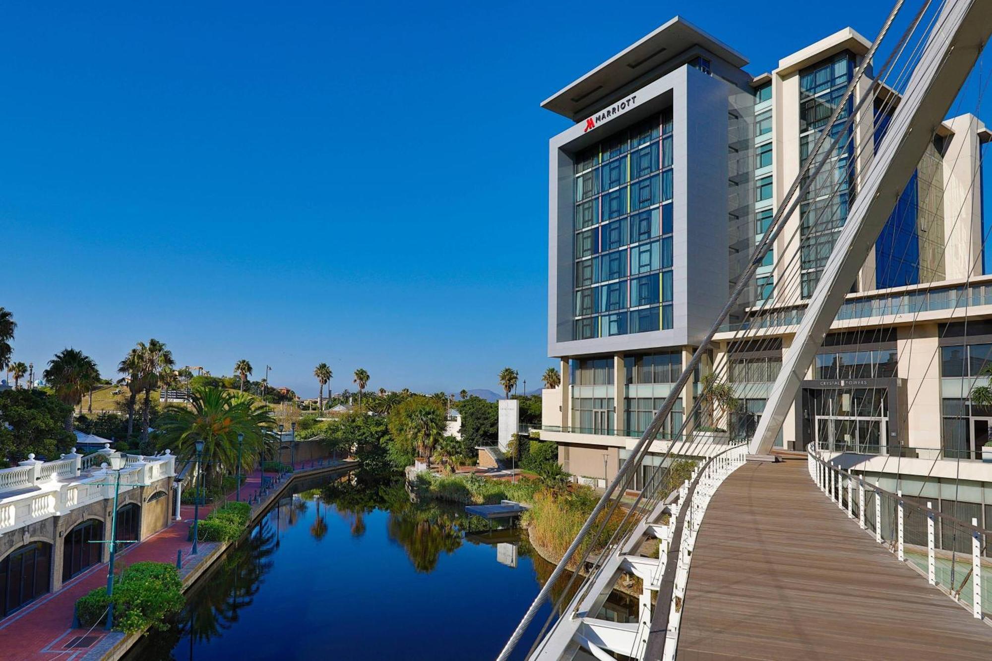 Cape Town Marriott Hotel Crystal Towers Exterior photo